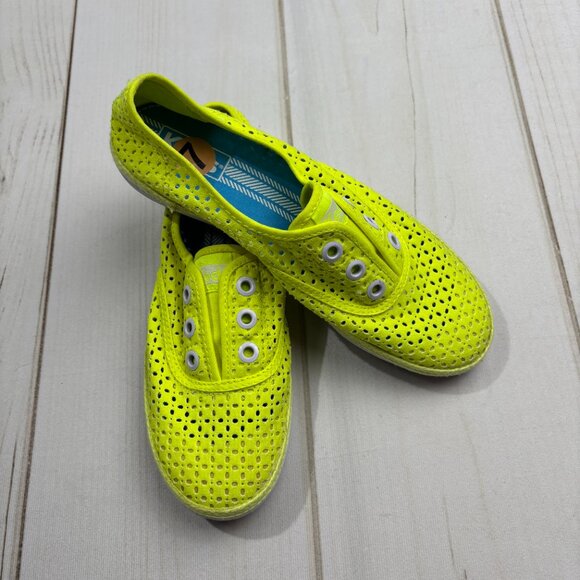 Share Keds Neon Yellow Size 7 Low Top Womens Laceless Laser Cut Sneakers Slip-On - Picture 7 of 16